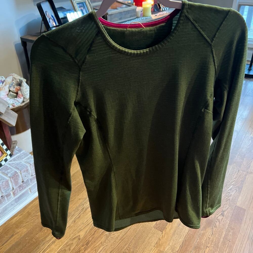 Patagonia‎ woman’s baselayer long sleeve size small